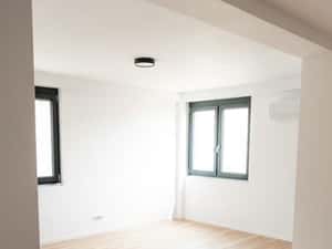 Apartament 2 camere de inchiriat, Dumbravita, cladire birouri