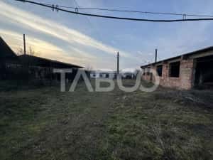 Spatiu industrial 5030 mp cu toate utilitatile acces auto Sat Sercaia — miniatura 5