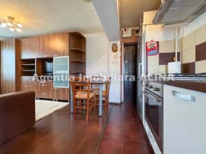 Ap. 2 camere LA CHEIE, in Deva, zona Dacia, Aleea Salcamilor, 31,11 mp, semidecomandat, etaj 4. — miniatura 3
