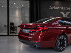 BMW 530d xDrive G30 facelift, într-o configurație premium — miniatura 4