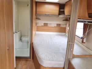 Rulota Swift Charisma 555, 2009, 2 zone, Pat matrimonial, Off camping, boiler gaz — miniatura 4