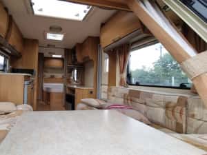 Rulota Swift Charisma 555, 2009, 2 zone, Pat matrimonial, Off camping, boiler gaz — miniatura 7