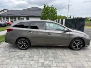 Toyota Auris 2017 Hybrid Lounge 135.000km Istoric Toyota Garantie — miniatura 5