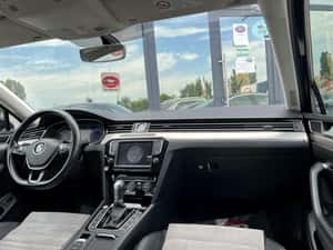Volkswagen Passat Berlină, 2015, 150 cp, Diesel, 13.990 EUR — miniatura 6