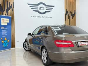 Mercedes-Benz E 200 2011 181.000 km Automata — miniatura 6
