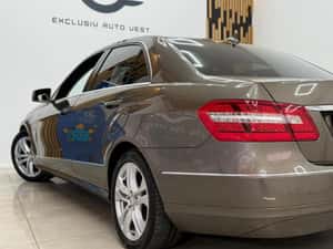 Mercedes-Benz E 200 2011 181.000 km Automata — miniatura 7