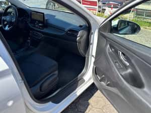 HYUNDAI i30 1.6 CRDi — miniatura 7