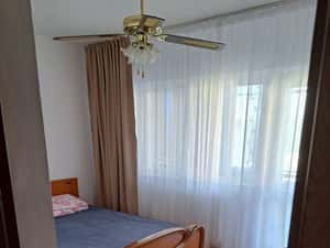 Inchiriez apt 2 cam decomandat — miniatura 3