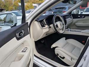 Volvo XC60 B4 MHEV Inscription | 2022 | 197 CP | Automată | 115.948 km — miniatura 5