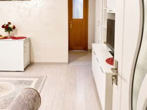 Apartament cu 2 camere semidecomandat – Zona Școala Nr. 7, Botoșani — miniatura 5