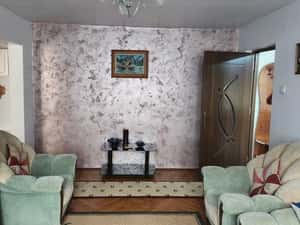 Apartament 2 camere de vanzare, zona de sus Onesti — miniatura 2
