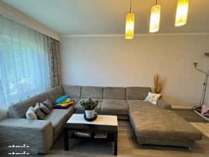 Apartament cu 3 camere decomandate, 64 mp utili, 2 bai, boxa la subsol
