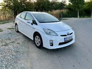 Vand Toyota Prius 3 2011/hibrid — miniatura 2