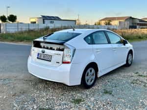 Vand Toyota Prius 3 2011/hibrid — miniatura 5