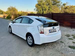 Vand Toyota Prius 3 2011/hibrid — miniatura 6