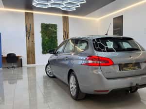 ** Peugeot 308 ** — miniatura 5