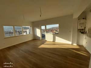 Persoana fizica , vând apartament deosebit. — miniatura 2