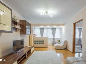 Proprietar, Universitate, Galeriile Orizont, Nicolae Balcescu — miniatura 4