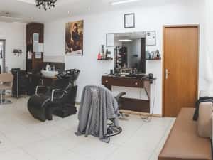Lichidare stoc produse cosmetice și echipamente salon prețuri avantajoase
