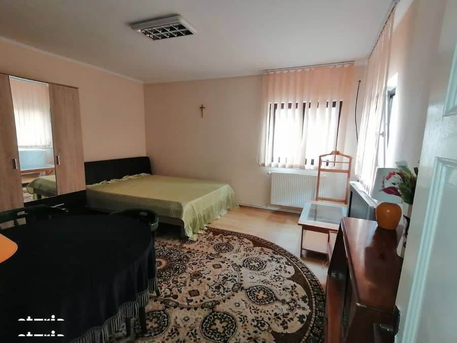 Garsoniera de inchiriat 37 mp. zona centrala — fotografie 1 din 6