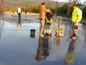 Beton Elicopterizat cu cuart, turnare ciment finisat cu Elicopter si quarț — miniatura 4