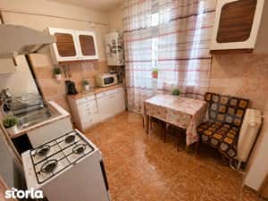 Apartament 4 camere, decomandat, etaj intermediar, Baciu — miniatura 5