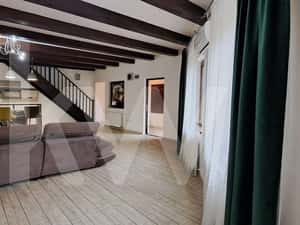 Apartament 3 camere, pe doua niveluri ,ultracentral, curte si loc de p — miniatura 4