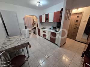 Apartament 2 camere decomandat balcon pivnita Terezian Sibiu — miniatura 1