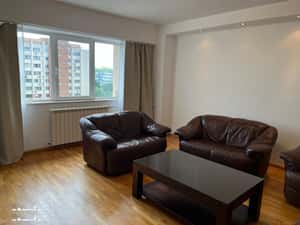 2 Camere | Unirii | 2 Minute Metrou — miniatura 3