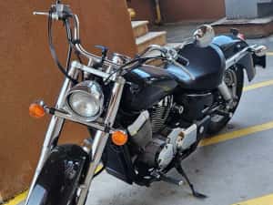 Honda Shadow 750 VT — miniatura 3