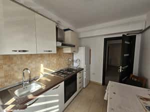 Copou-Apartament 2 camere de închiriat, et 1, loc parcare, liber — miniatura 3