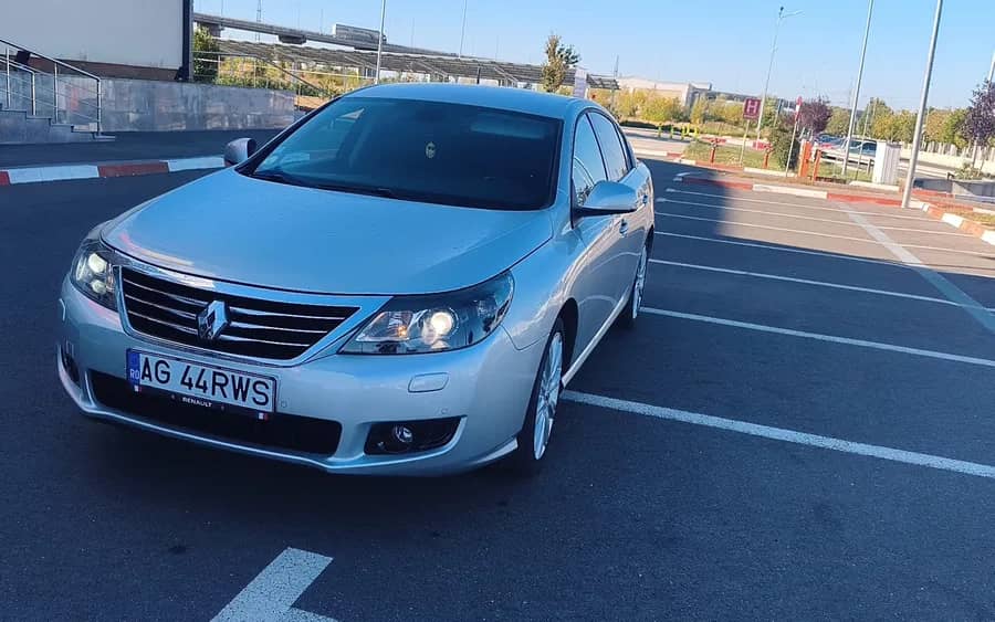 Renault Latitude Inițiale Paris  recent înmatriculat — fotografie 1 din 10