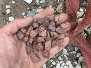 Piatra decorativa,calcar ,granit,nisip ,pietris,pamant,amestec beton, — miniatura 6