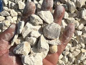 Piatra decorativa,calcar ,granit,nisip ,pietris,pamant,amestec beton, — miniatura 8