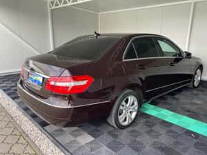 Mercedes-Benz E 220 — miniatura 6