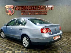 VW Passat ”Model Comfortline” - 2010, 209.000 km — miniatura 4