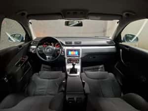 VW Passat ”Model Comfortline” - 2010, 209.000 km — miniatura 5
