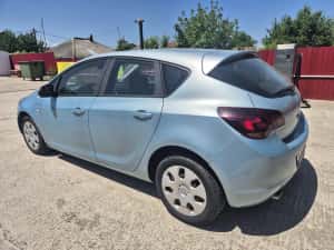 Opel Astra 2.0 cdti — miniatura 3