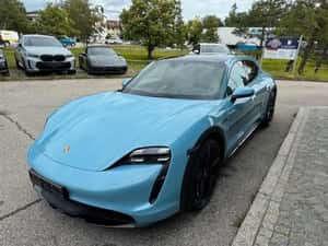 Porsche Taycan 2023 - Vehicul nou, electric, 50 km