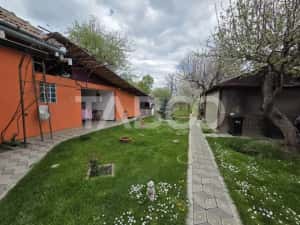 Casa individuala de vanzare 3 camere curte si gradina Beclean — miniatura 2
