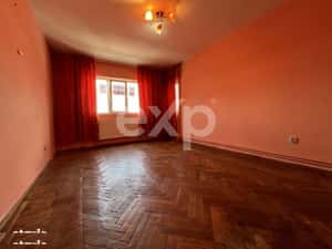 Apartament 3 camere dec 2 bai etajul 3 central Gaesti