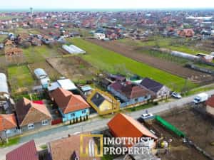 Oferta primavara-Casă cu teren generos 1.305 mp | Curtici – Arad — miniatura 4