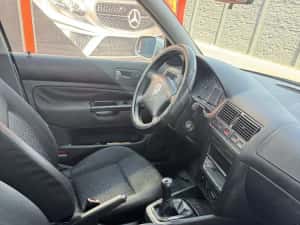 VW Golf 4 1.9 TDI 2002 — miniatura 5
