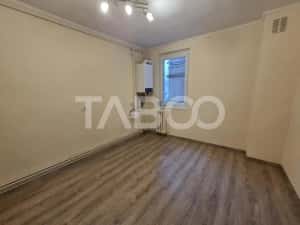 Apartament 4 camere de inchiriat Bulevardul Unirii acces din strada — miniatura 3