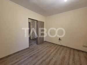 Apartament 4 camere de inchiriat Bulevardul Unirii acces din strada — miniatura 4