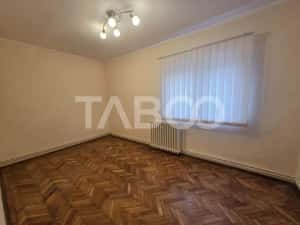 Apartament 4 camere de inchiriat Bulevardul Unirii acces din strada — miniatura 7