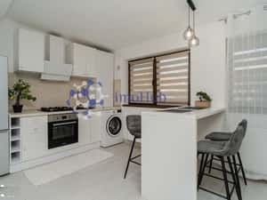 Ap. cu 1 camera, Ultracentral, curte si loc de parcare incluse! — miniatura 1