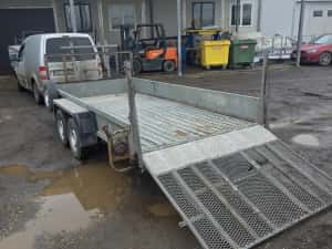 Vând remorca auto  2 axe