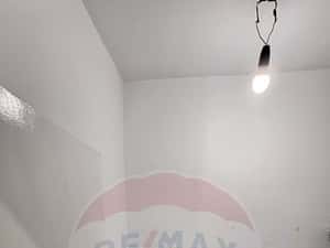 Garsonieră cu 1 camere de vânzare în zona Tractorul — miniatura 5