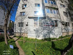 Apartament 3 camere decomandat, parter inalt, complet mobilat — miniatura 1